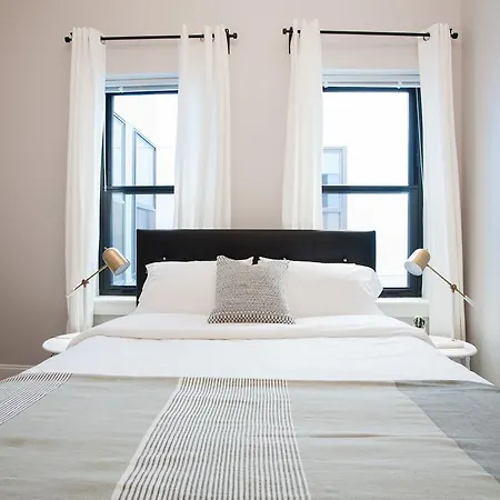 Apartment Four-bedroom On Hamilton Place Apt 507 Boston