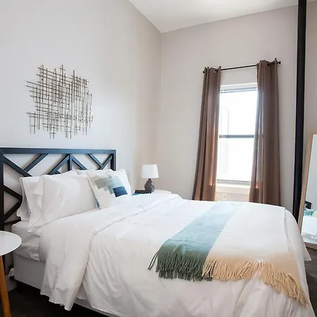 Three-bedroom On Hamilton Place Apt 508 Apartment