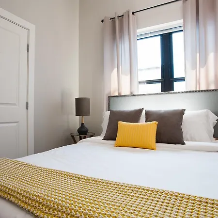 Three-bedroom On Hamilton Place Apt 508 Boston