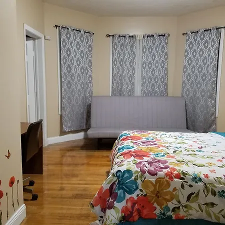 Renovated Near Airport Boston