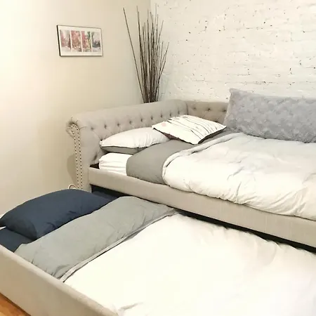 Apartment Historic With Private Entry *