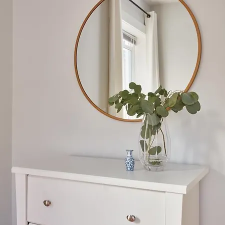 Three-bedroom On South Street Apt 5