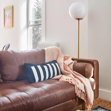 Three-bedroom On South Street Apt 5 Boston