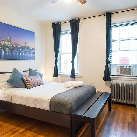 Family Close To Fenway Park With One Parking Spot - 3 * Boston
