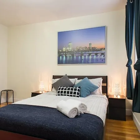 Family Close To Fenway Park With One Parking Spot - 8 Apartment
