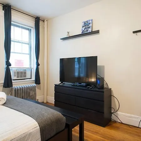 Apartment Family Close To Fenway Park With One Parking Spot - 3