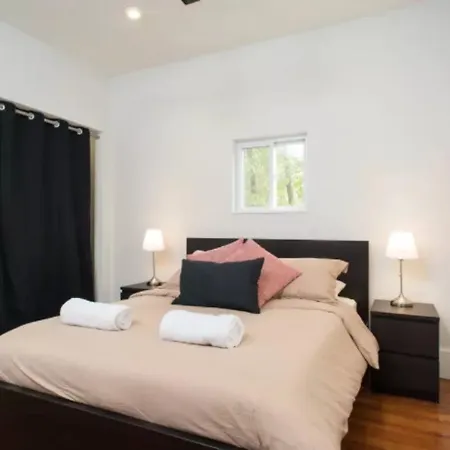 Luxurious 6br/3ba Near Fenway With Parking Boston