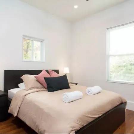 Luxurious 6br/3ba Near Fenway With Parking Apartment *