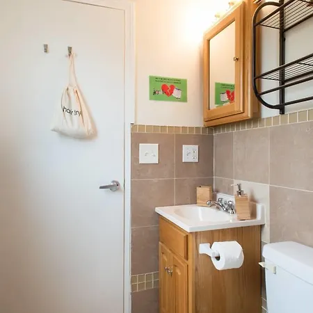 Apartment Affordable Studio With One Free Parking Spot