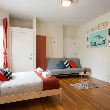 Apartment Affordable Studio With One Free Parking Spot Boston