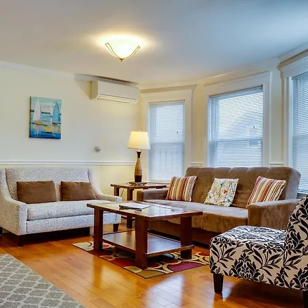 Modern Brighton Getaway * Boston