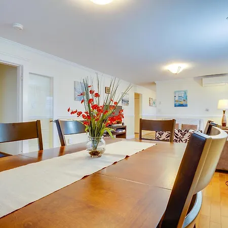 Modern Brighton Getaway * Boston