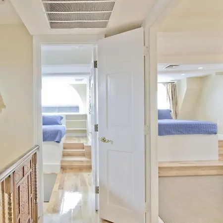 Back Bay Beacon Apartment *