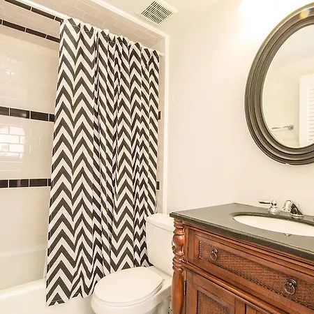 Back Bay Beacon Apartment *