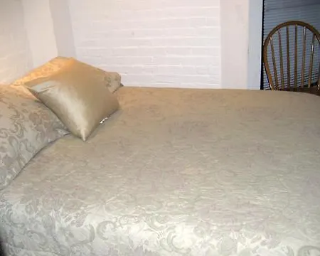 Back Bay Beacon Apartment *