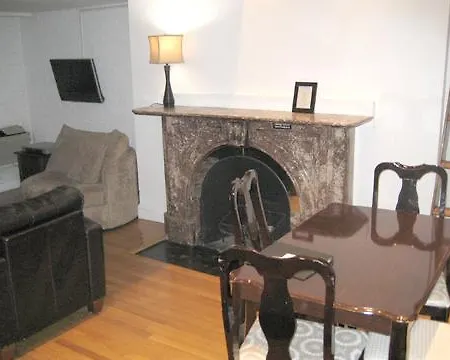 Back Bay Beacon Apartment *