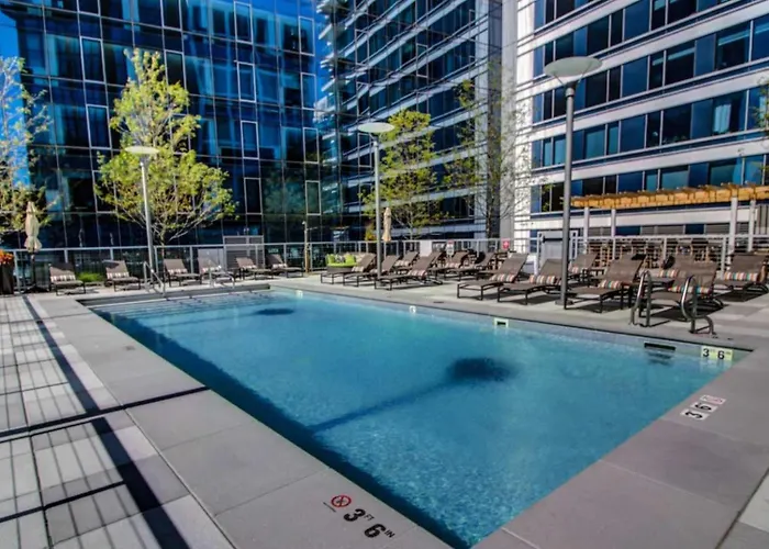 Entire Apt Downton Seaport