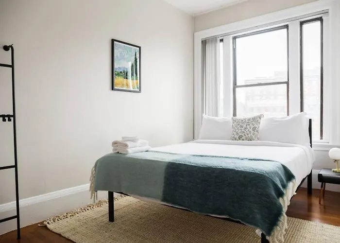 Chic Fenway 1B Perfect Location