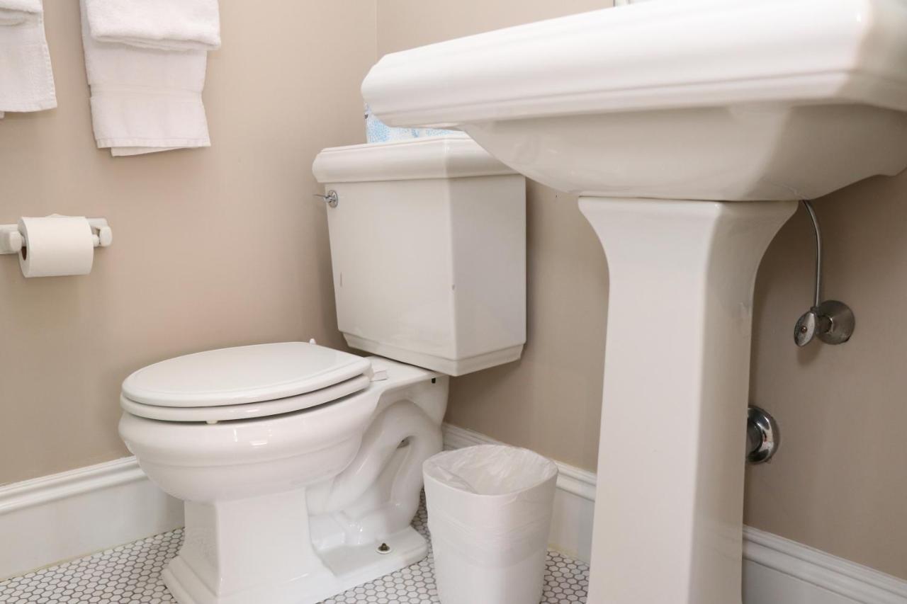 Charming In Brownstone, C.ave#5 Boston