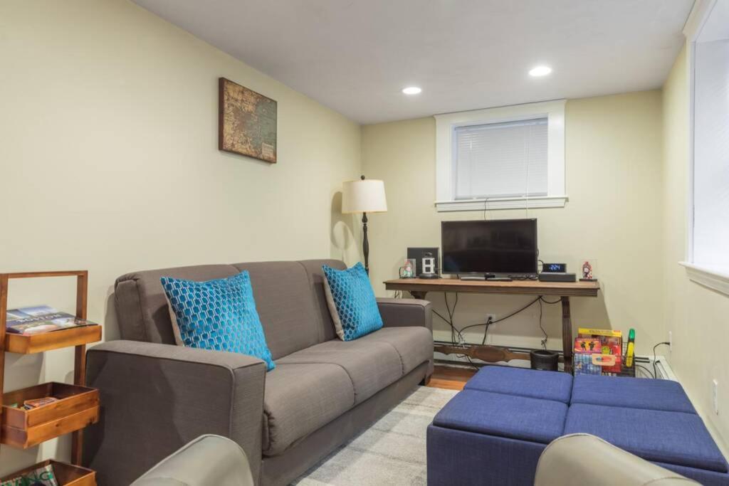 Parking - Private Entrance - King Beds 4*