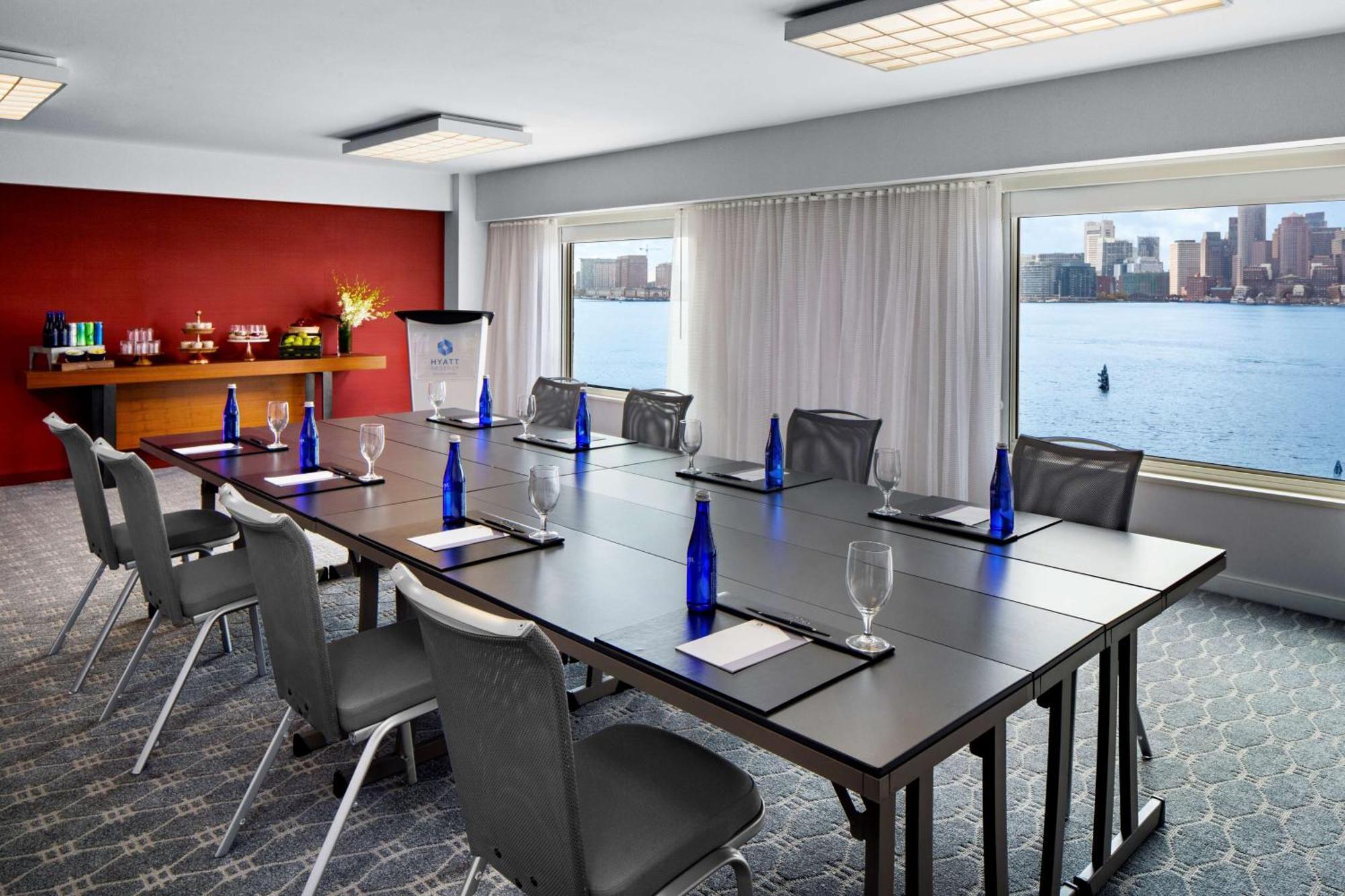 Hotel Hyatt Regency Harbor 4*