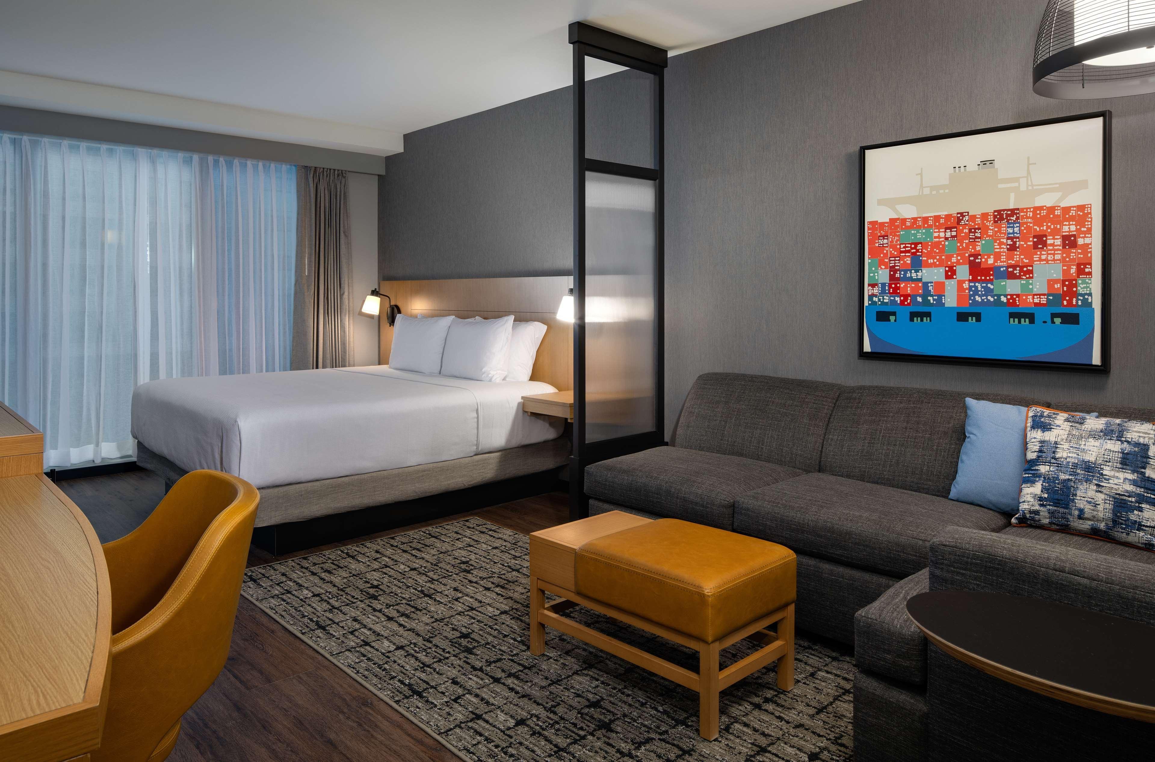 Hyatt Place Boston/seaport District 3* Boston