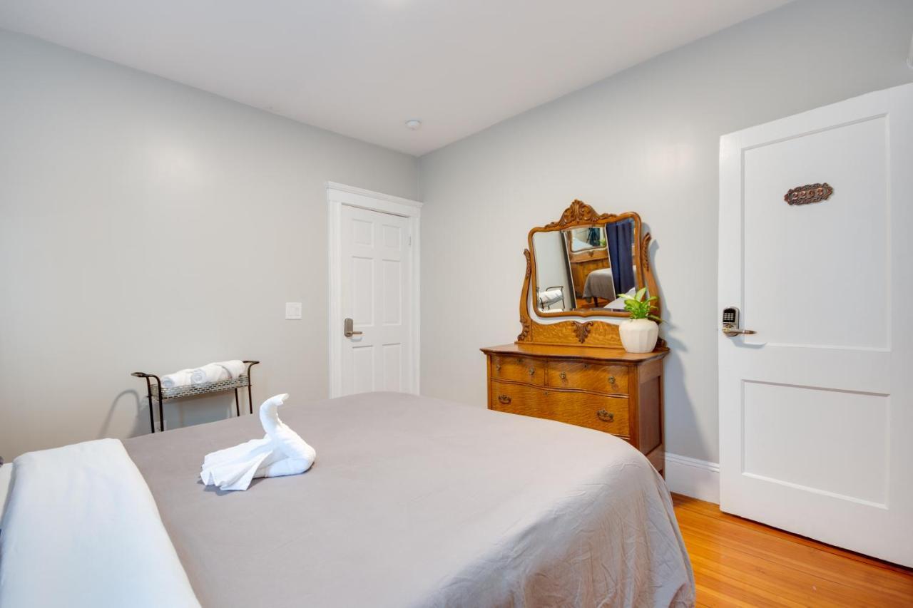 Apartment Three Bedroom Boston