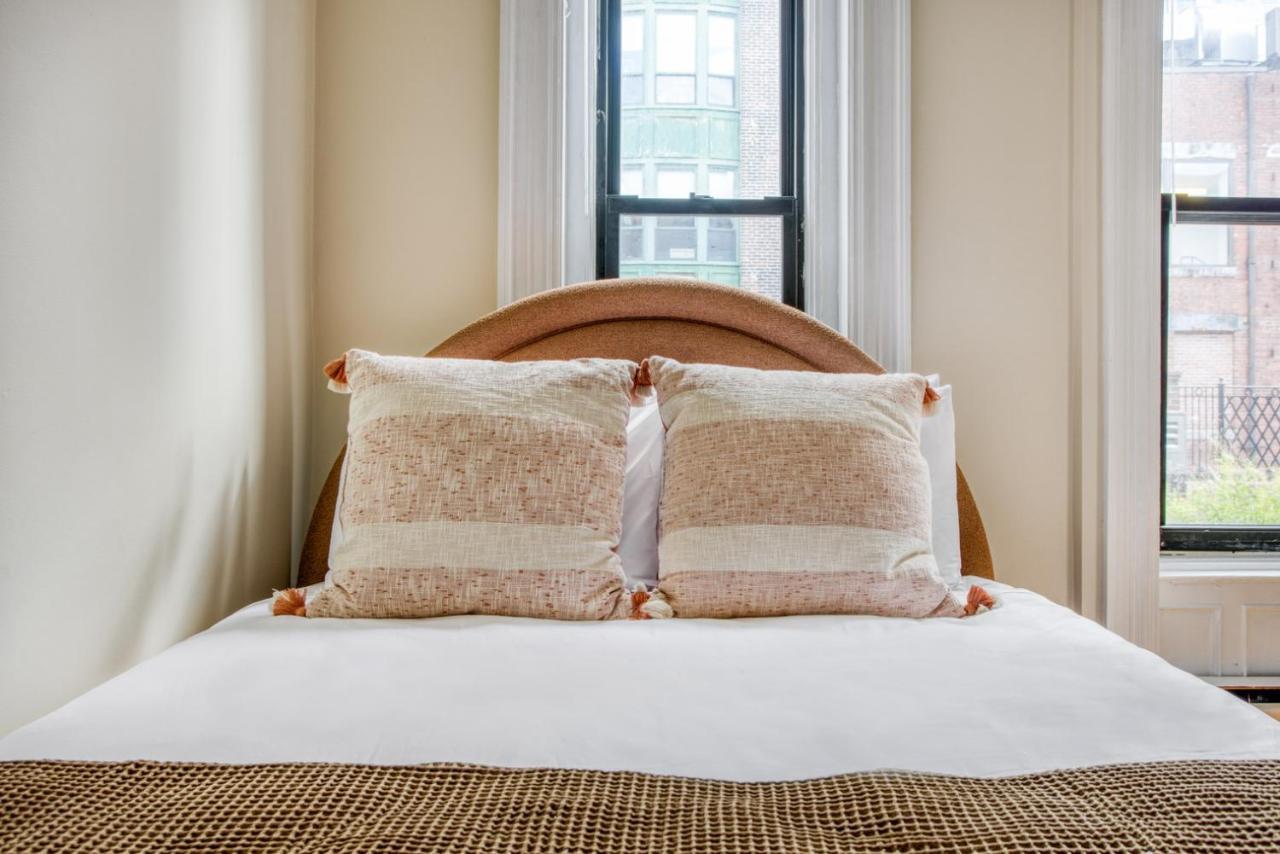 Back Bay 1br W Wd Nr Newbury St Bos-724 Boston