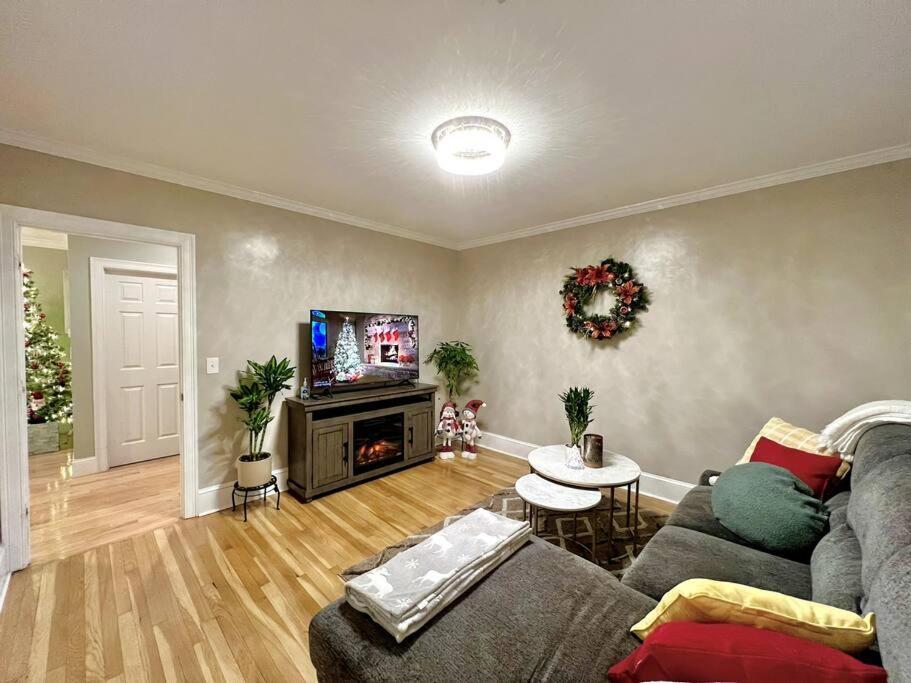 Apartamento Renovated 4br3ba Escape - Near Public Transportation *