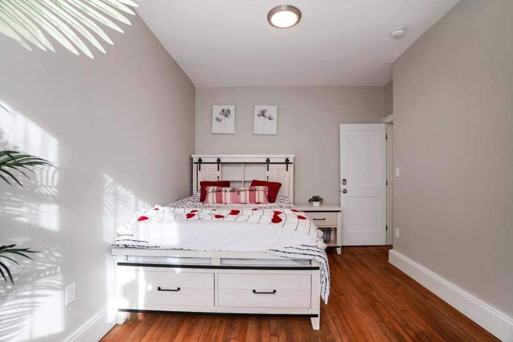 Private In Shared In Brookline Apartment *