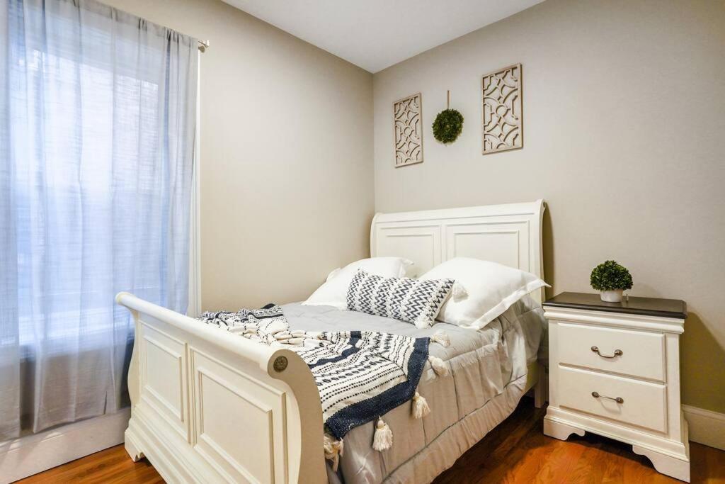 Apartment Private In Shared In Brookline