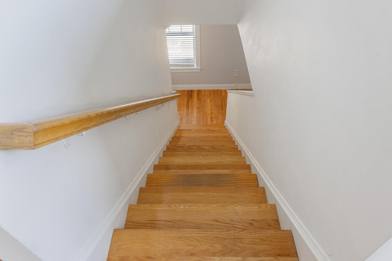 Amazing Family-friendly And Group-friendly #thebackdorch Apartment Boston