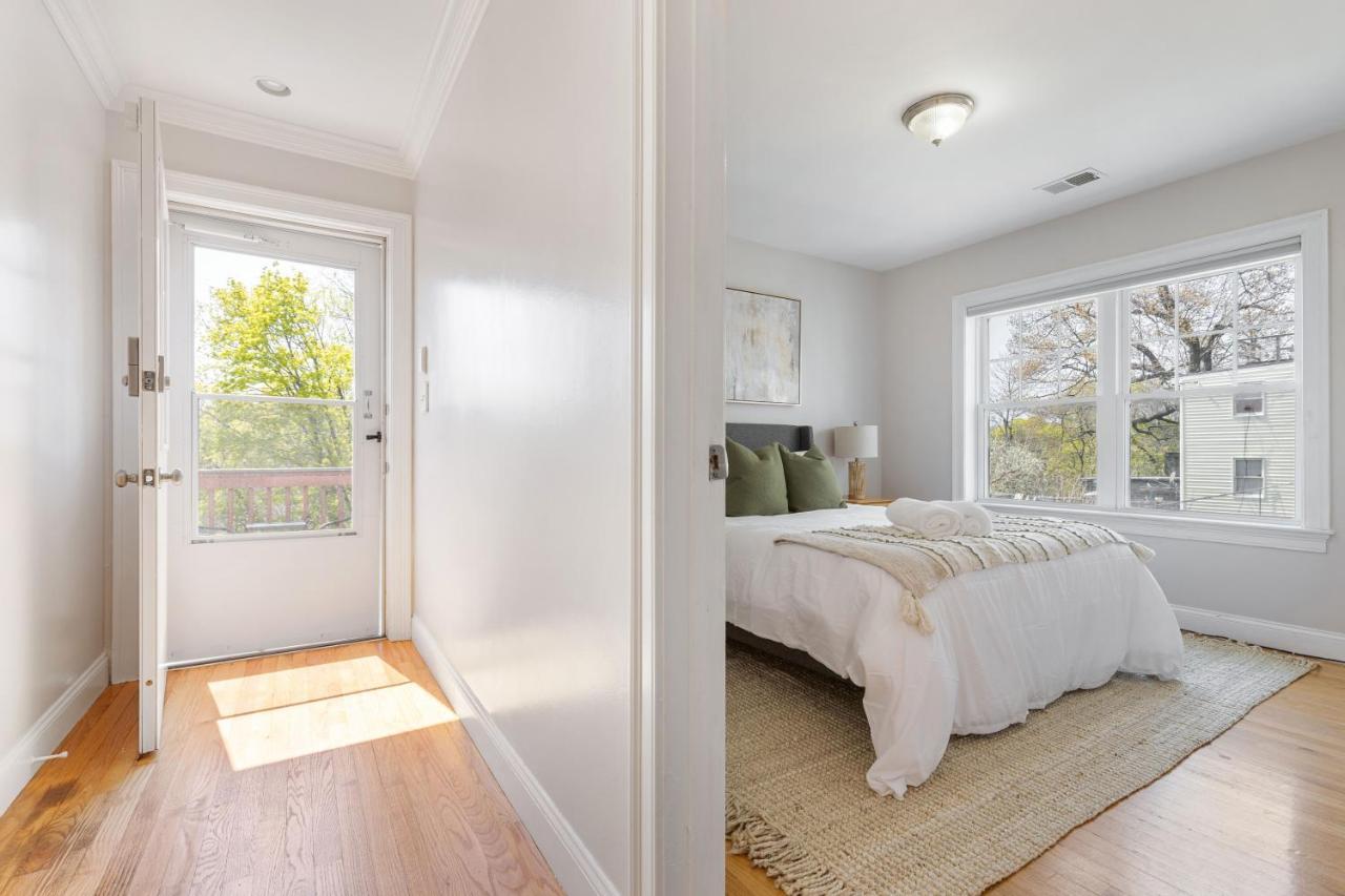 Amazing Family-friendly And Group-friendly #thebackdorch * Boston