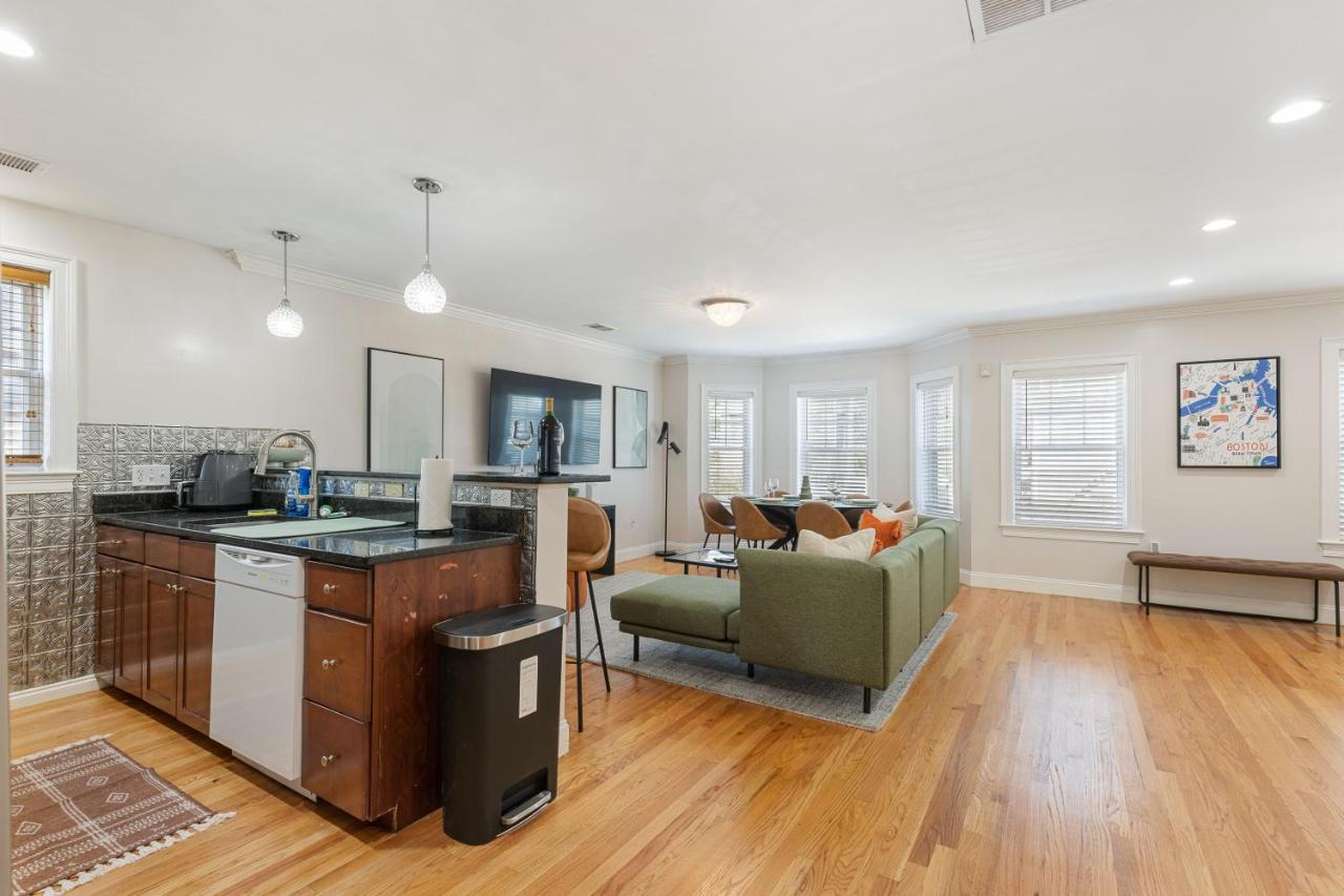 Apartment Amazing Family-friendly And Group-friendly #thebackdorch Boston