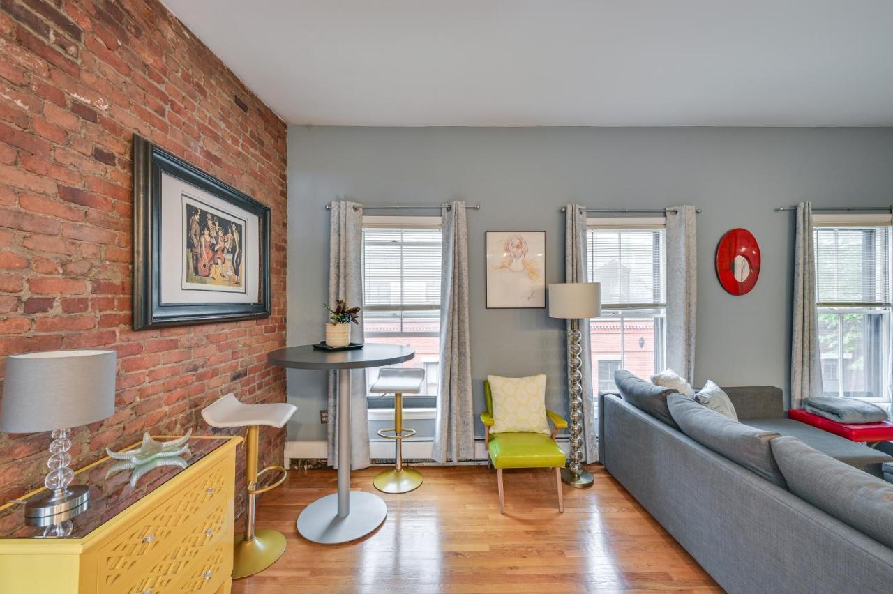 Cozy Vacation With Rooftop Deck! * Boston