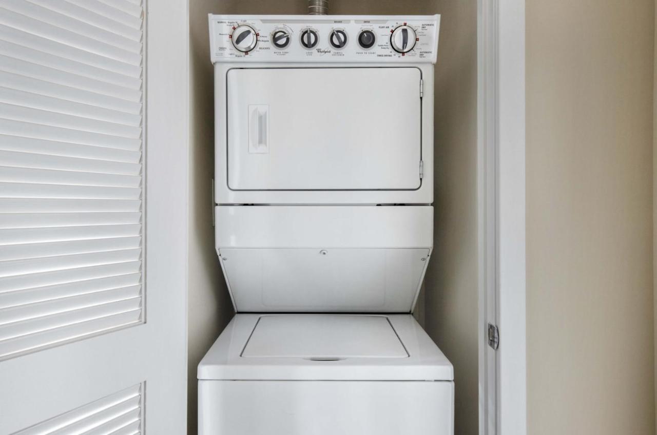 Back Bay W Gym Wd Nr Restaurants Bos-867 Boston