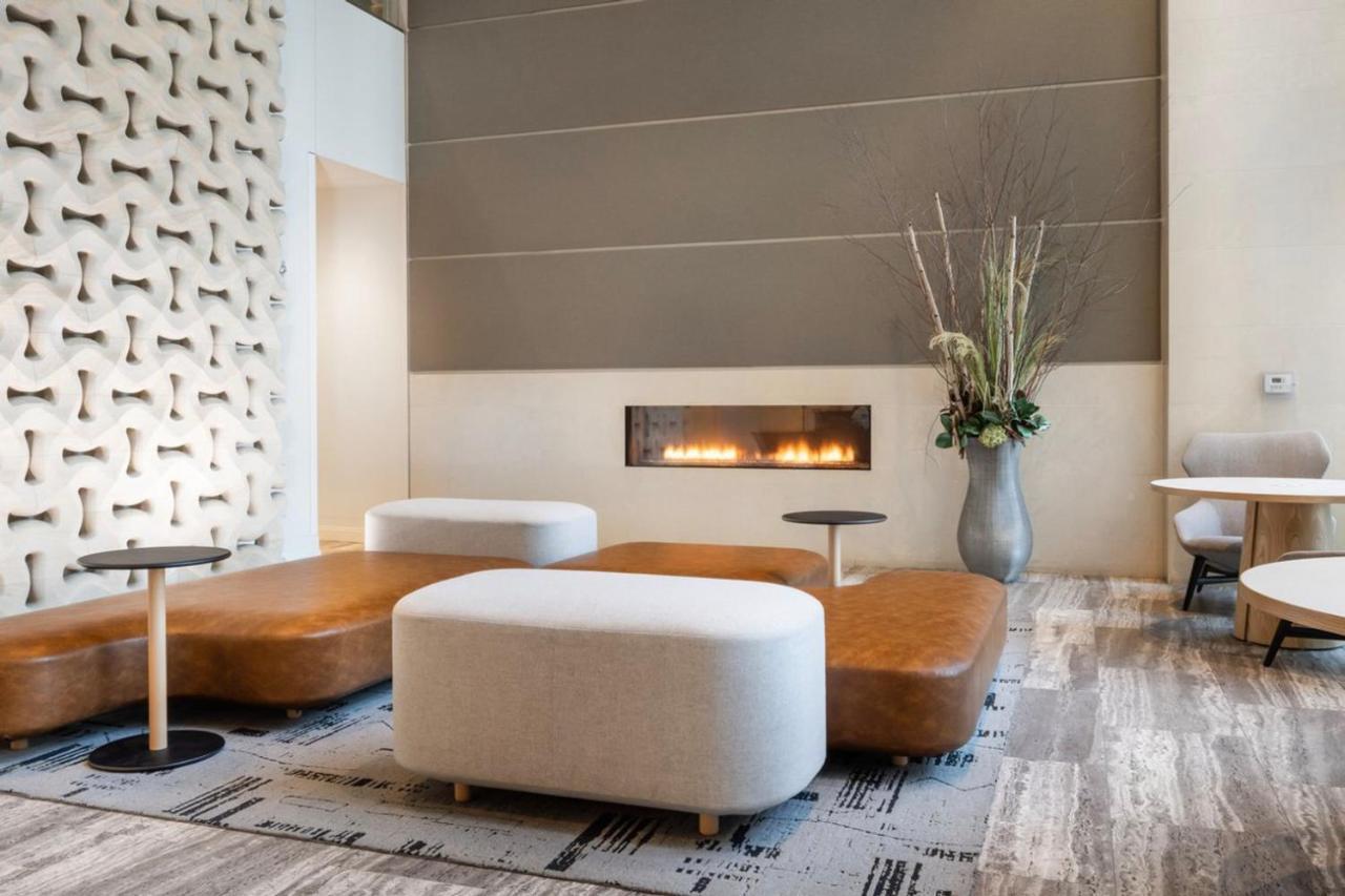 Back Bay W Gym Wd Nr Restaurants Bos-867 Boston