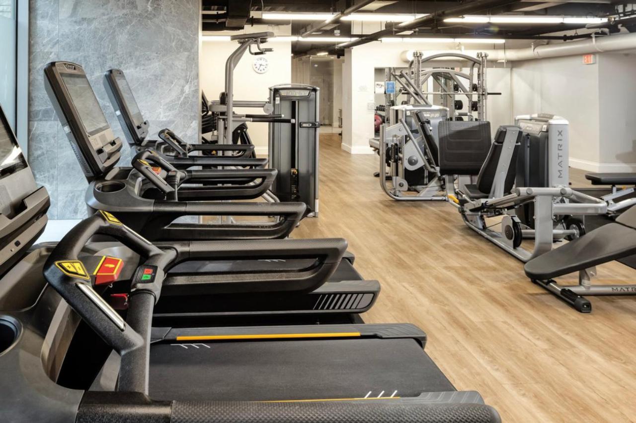 Back Bay W Gym Wd Nr Restaurants Bos-867 * Boston