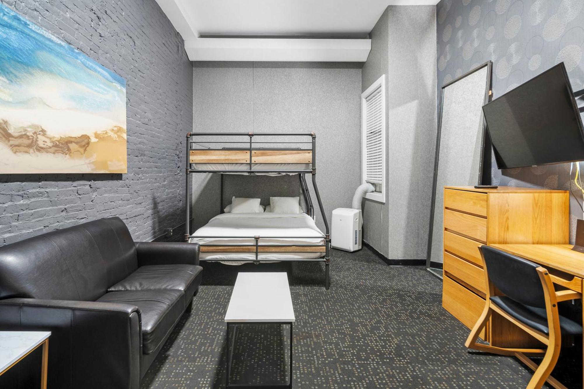 Apartment Temple Place 2+3 *