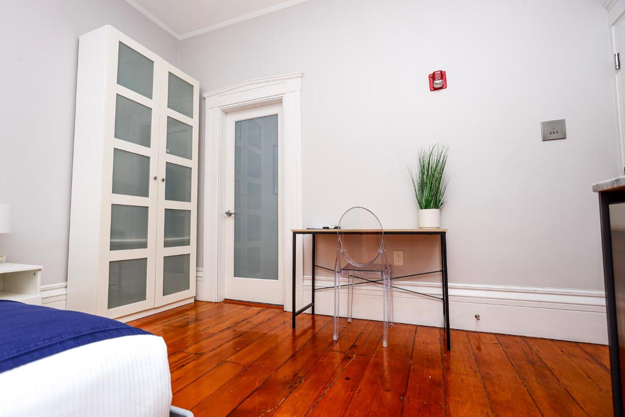 Charming & Stylish On Beacon Hill #9