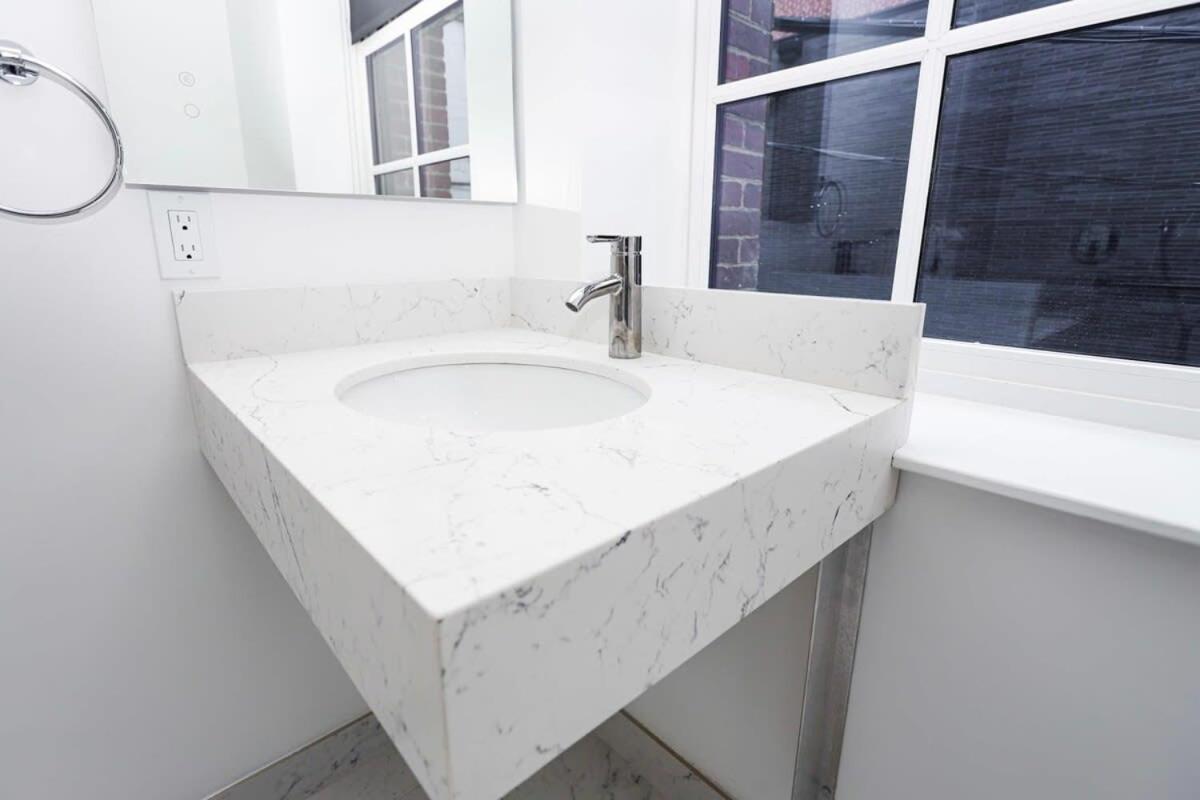 Modern In Historic - Unit #102 Apartment *