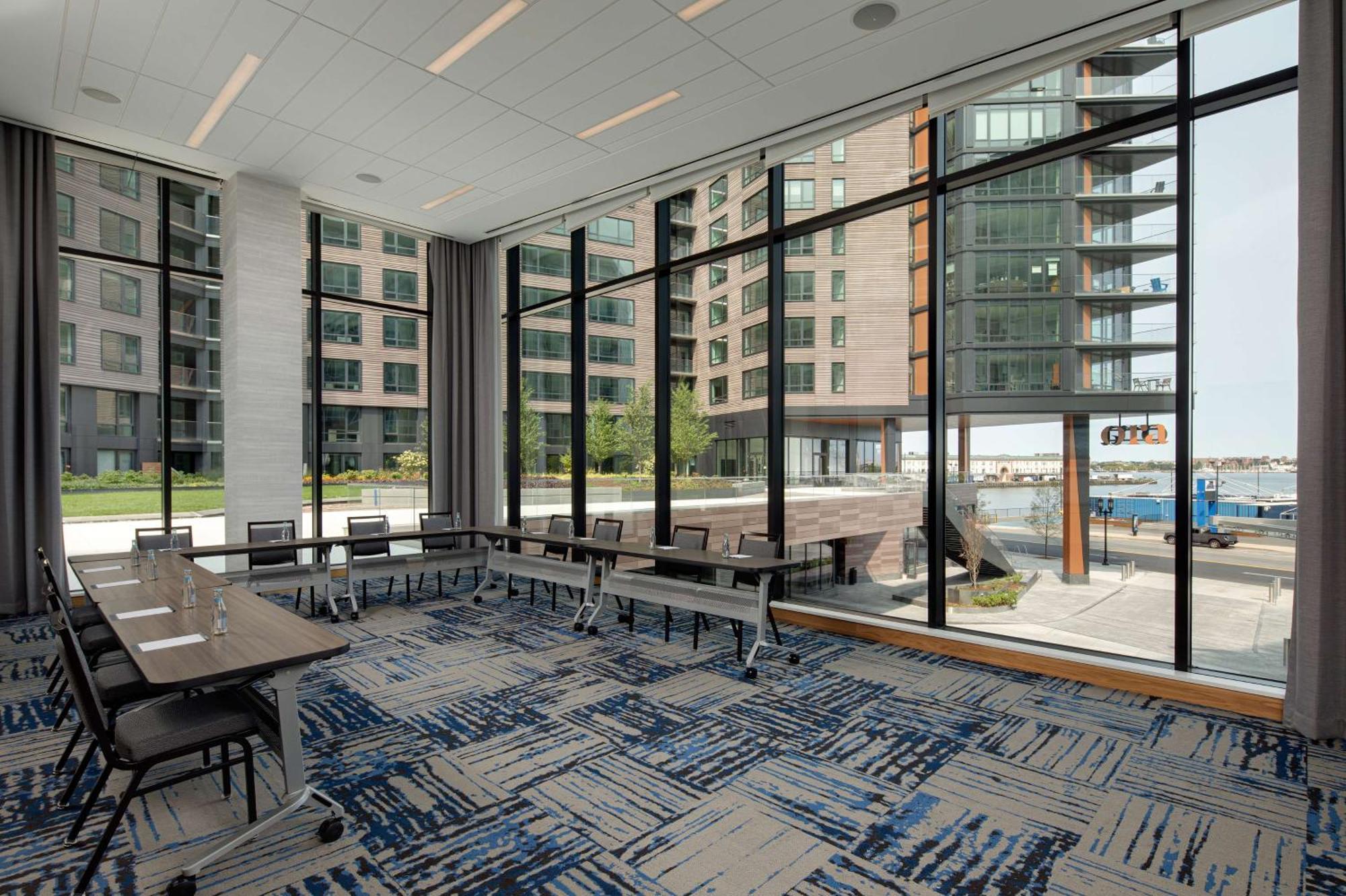 Hotel Hyatt Place Boston/seaport District 3*