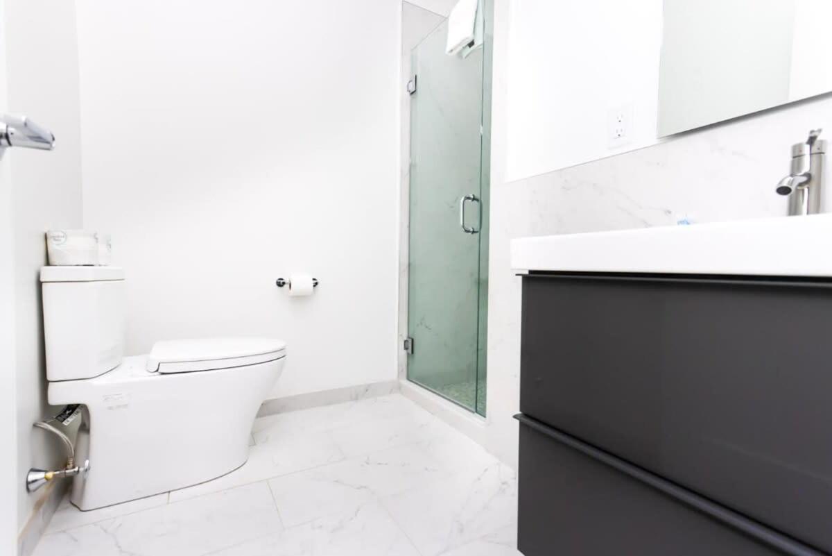 Stylish In Historic - Unit #406 Apartment *