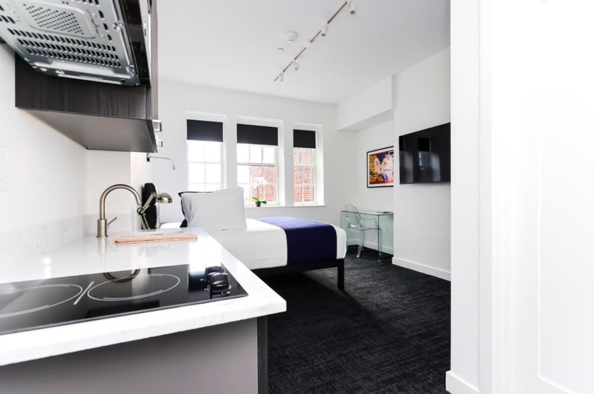 Stylish In Historic - Unit #406 *