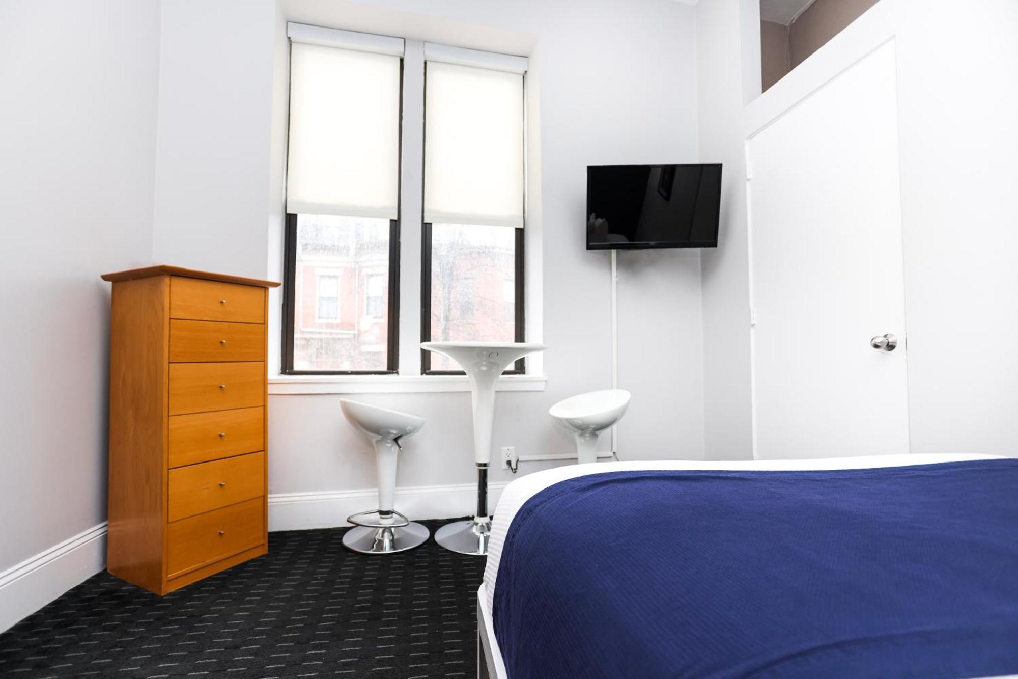 Stylish Downtown In The Southend, C.ave #24