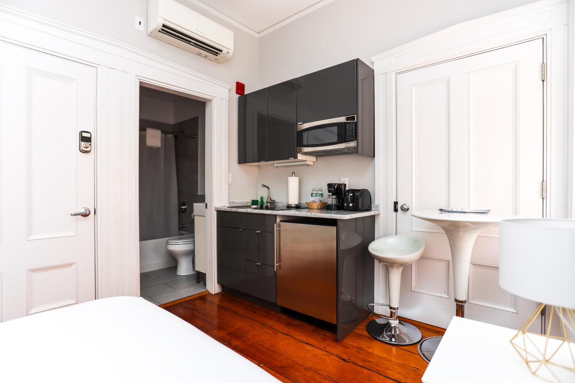 Charming & Stylish On Beacon Hill #12 3*