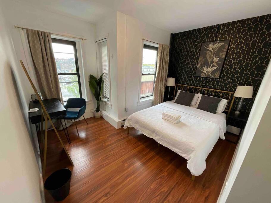 Furnished 3-bed 1-bath Private Apt In South End