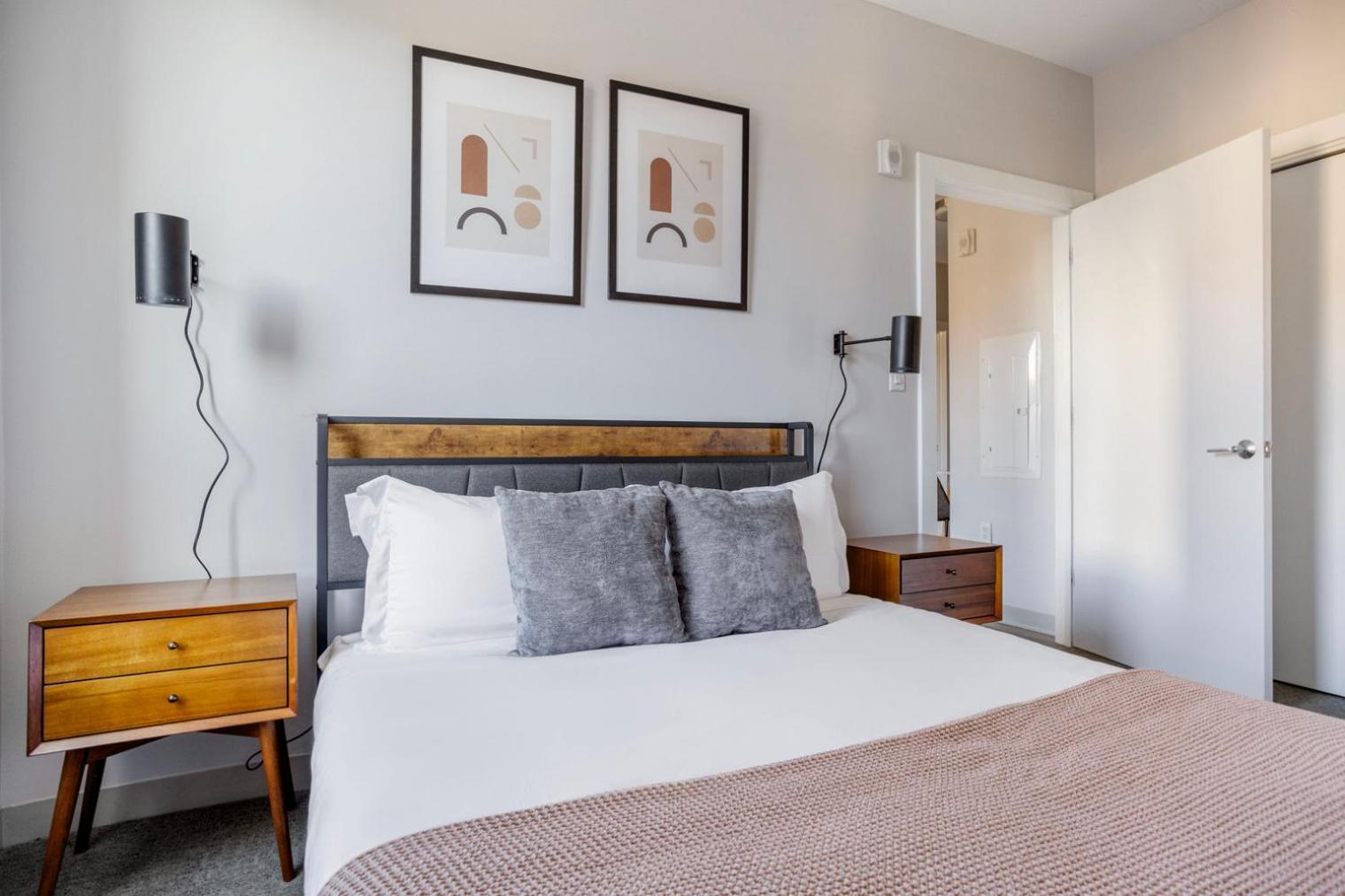 Brighton 2br W Gym Nr Line Dining Bos-982 Apartment