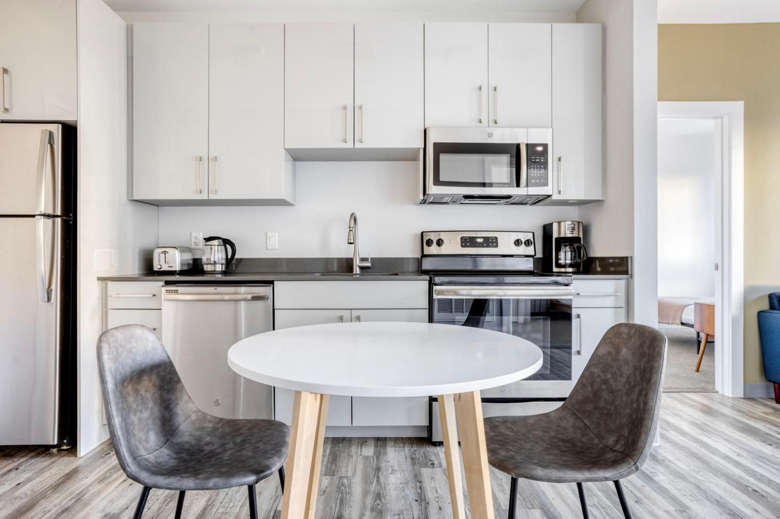 Apartment Brighton 2br W Gym Nr Line Dining Bos-982