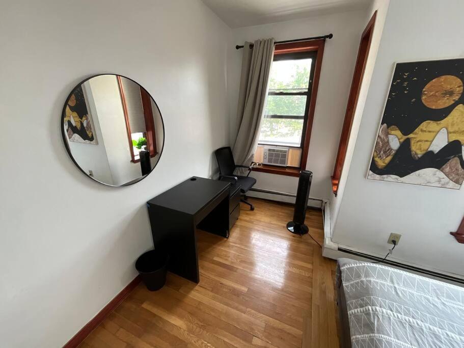 Holiday home Furnished 3-bed 1-bath Private Apt In South End *
